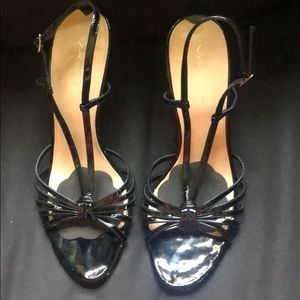 Black strap stilettos 👠